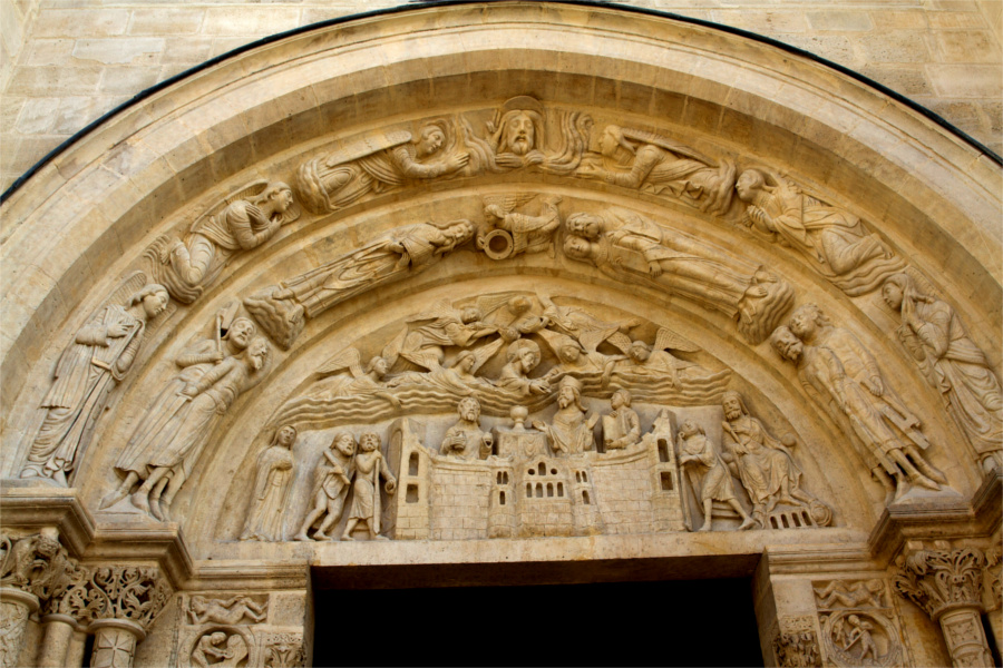 Portail de la basilique de Saint-Denis.