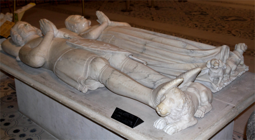 Basilique de Saint-Denis : gisants de Marie d'Espagne et Charles comte d'Alenon.