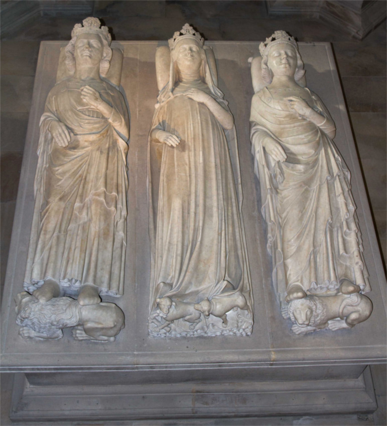 Basilique de Saint-Denis : gisants de Philippe V le Long, Jeanne d'Evreux et Charles IV le Bel.Philippe VI de Valois.