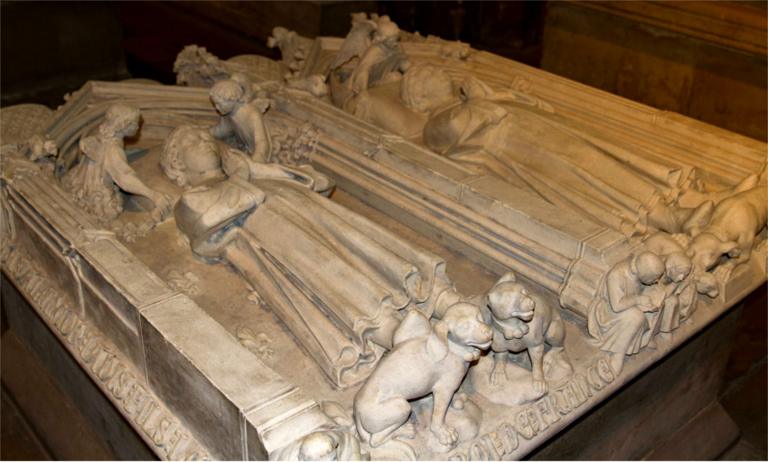 Basilique de Saint-Denis : gisants de Louis et Philippe.