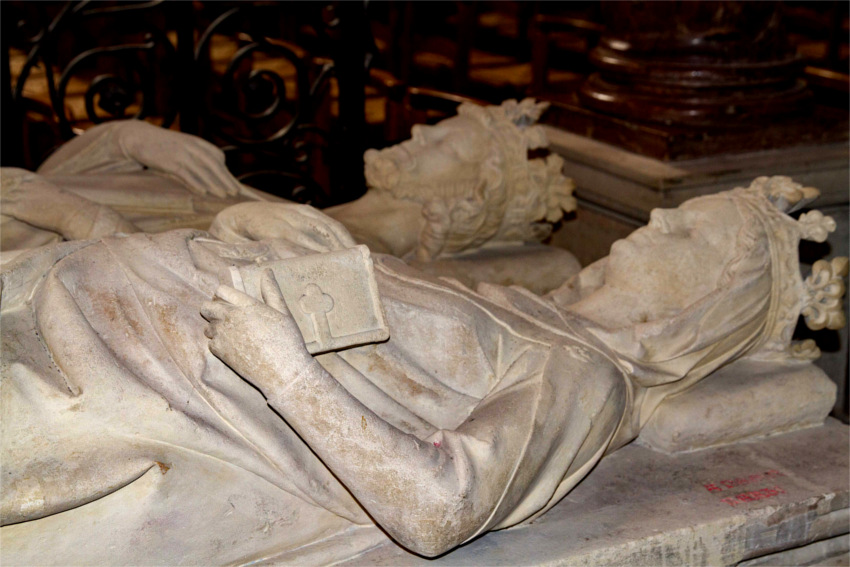 Basilique de Saint-Denis : monuments de Robert II le Pieux et de Constance d'Arles.