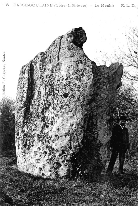 Menhir  Basse-Goulaine (anciennement en Bretagne).