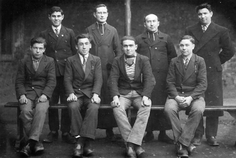 Baud (Morbihan-Bretagne) : professeurs de l'cole Notre-Dame - anne 1933-1934.