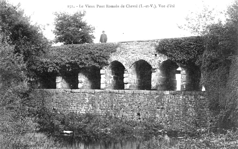 Le pont romain de Chevr  la Bouexire (Bretagne).