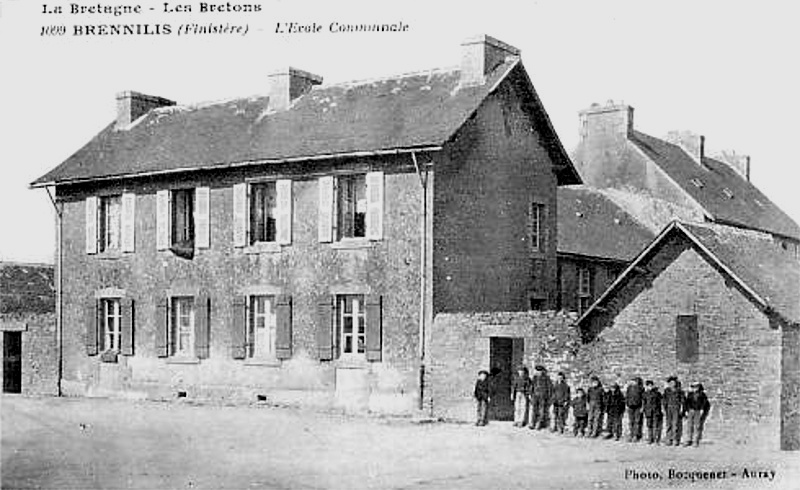 Ecole de Brennilis (Bretagne).