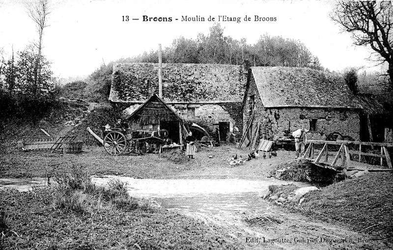 Ville de Broons (Bretagne) : moulin.