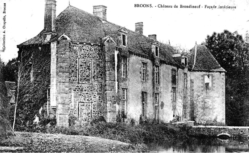 Ville de Broons (Bretagne) : château de Brondineuf.