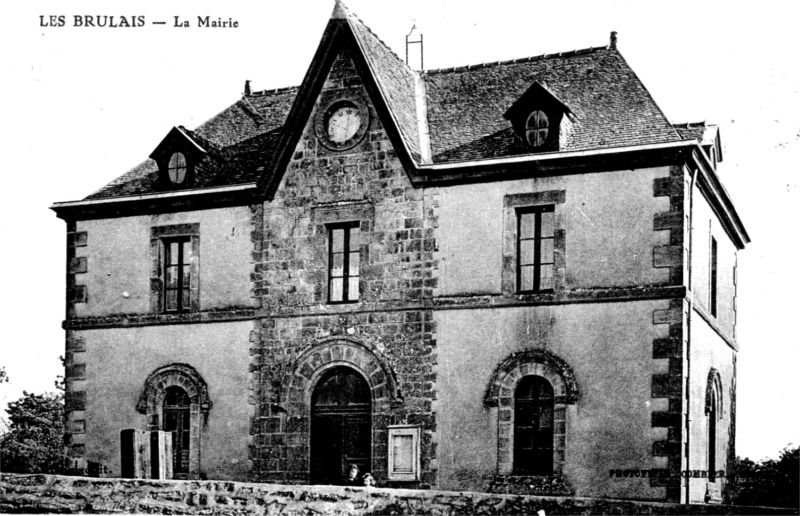 Mairie des Brulais (Bretagne).
