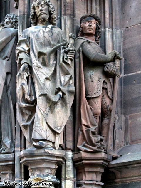 Cathdrale de Strasbourg : faade nord du transept (vers 1210) et le portail Saint-Laurent (1495-1505)