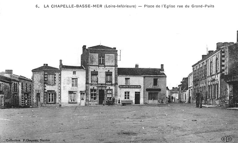 Ville de La Chapelle-Basse-Mer (Bretagne).