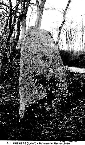 Dolmen  Chmr (anciennement en Bretagne).