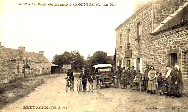 Bourg de Cohiniac (Bretagne).