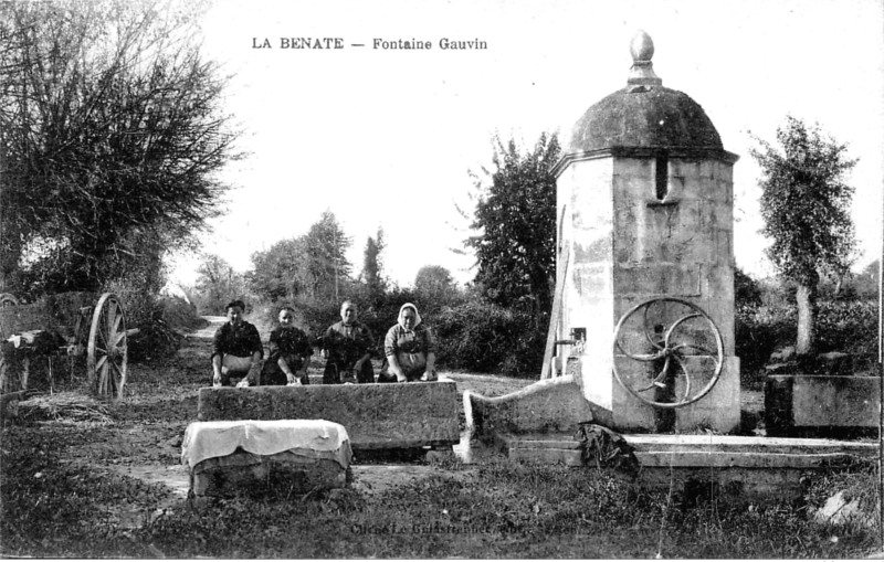 Ville de Corcou-sur-Logne (fontaine Gauvin de La Bnate)