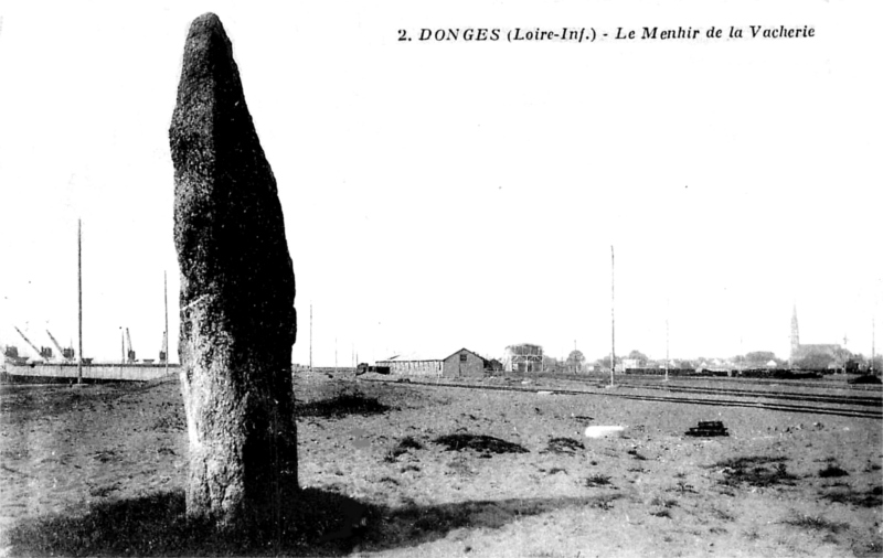 Menhir de la Vacherie  Donges (anciennement en Bretagne).