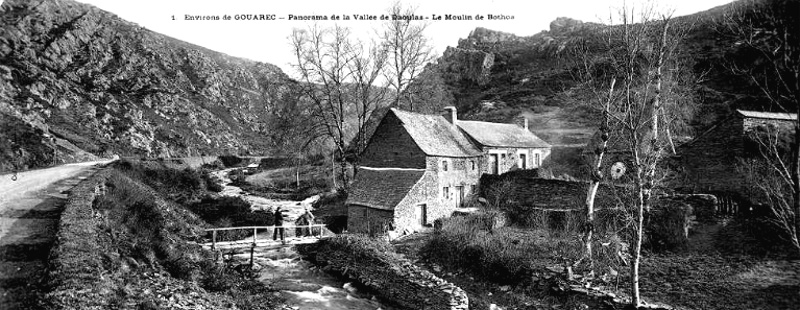 Ville de Gouarec (Bretagne) : moulin.