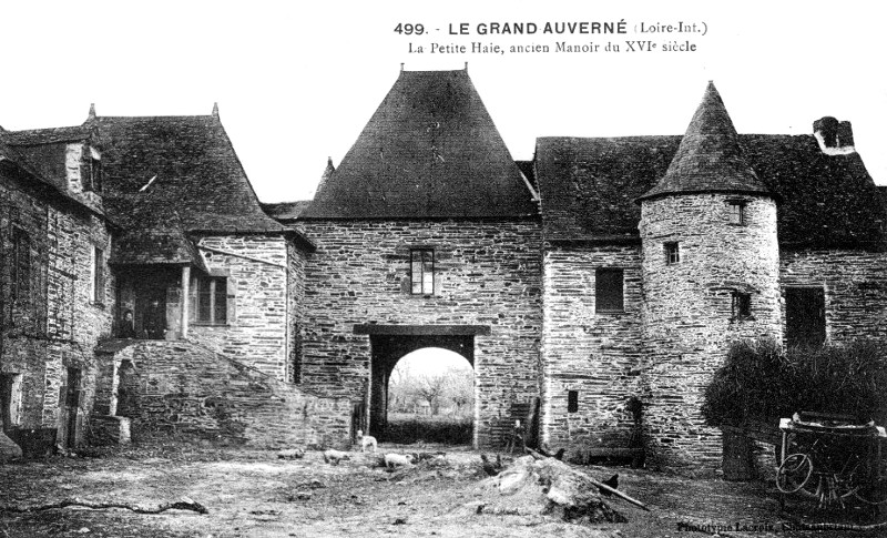Manoir de la Petite-Haie  Grand-Auvern (anciennement en Bretagne).