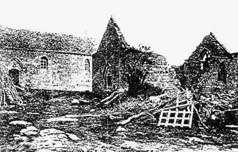 Les ruines de la chapelle Saint-Marc en Guhenno (Bretagne).