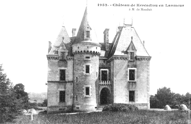 Ville de Guimac (Bretagne) : chteau de Kergadiou.