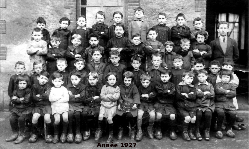Ecole (anne 1927) de Hric (anciennement en Bretagne).