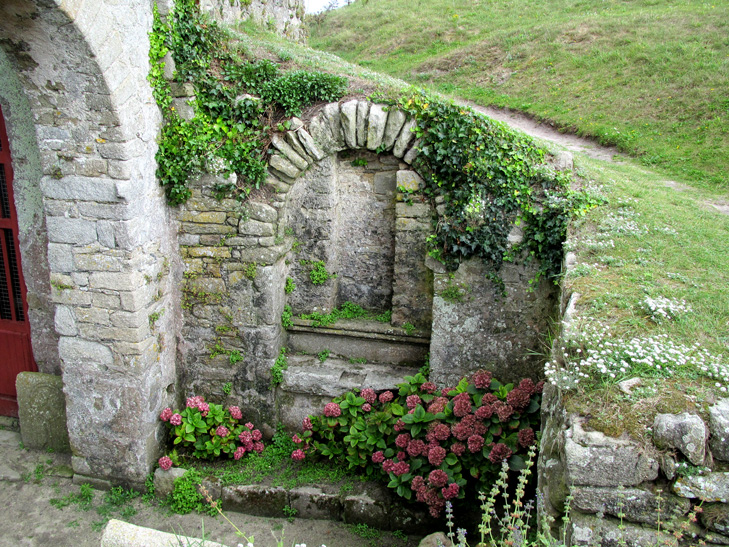 Ruines de l'glise Saint-Paul  l'le de Batz