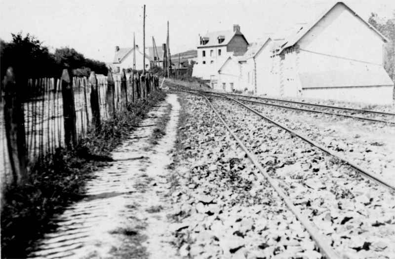 Gare en 1930  Saint-Michel-en-Grve (Bretagne)