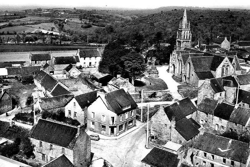 Vue gnrale de la ville de Kergrist-Molou (Bretagne).