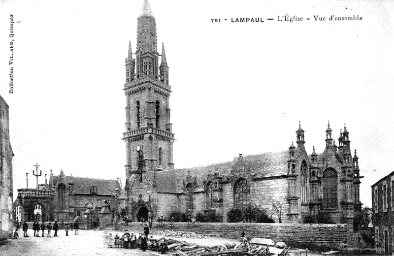 Eglise de Lampaul-Guimiliau (Bretagne).