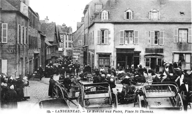March aux puces de Landerneau (Bretagne).