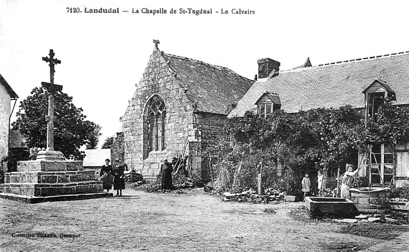 Chapelle Saint-Tugdual  Landudal (Bretagne).