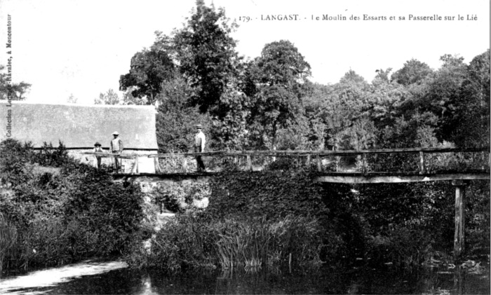 Langast (Bretagne) : moulin des Essarts.