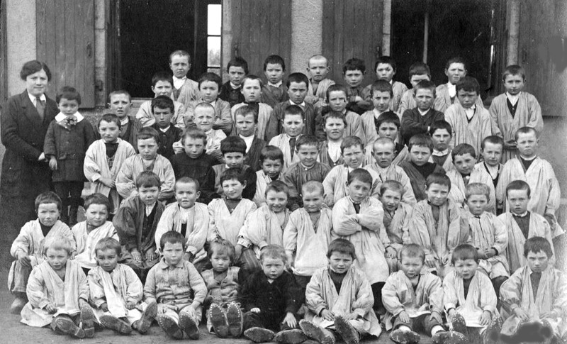 Ecole de Langolan (Bretagne) - Anne 1914-1916.