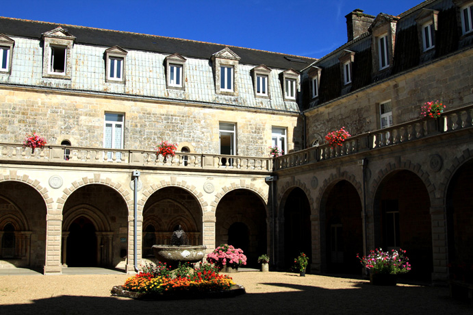 Abbaye de Langonnet : clotre