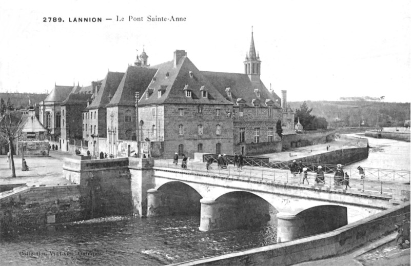 Lannion (Bretagne) : Hospice et couvent de Sainte-Anne.