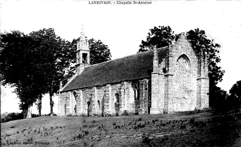 Chapelle Saint-Antoine de Lanrivain (Bretagne).