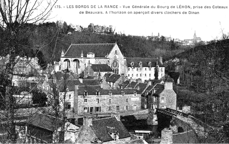 Vue gnrale de la ville de Lhon (Bretagne).