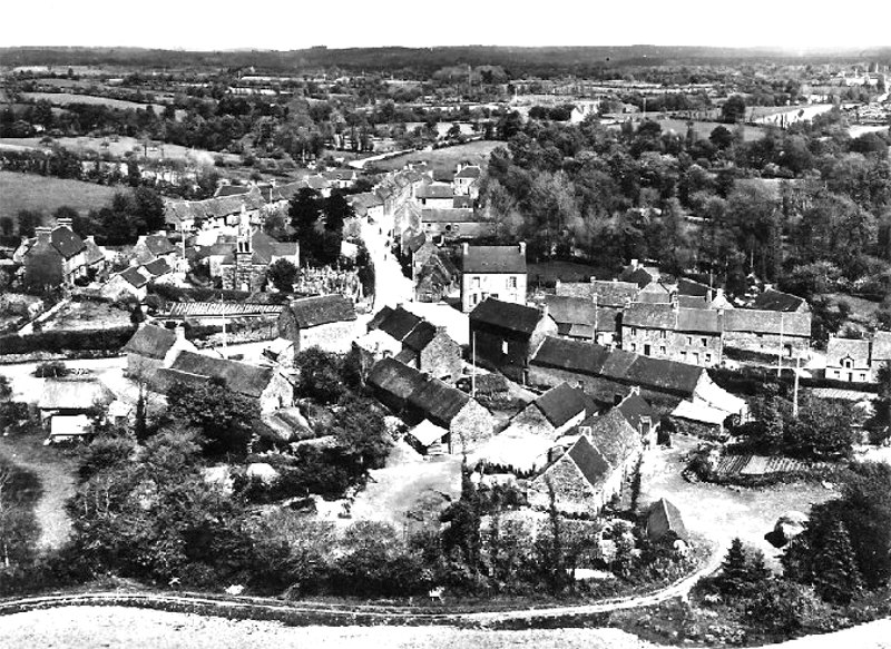 Vue de la ville de Lescout-Gouarec (Bretagne).