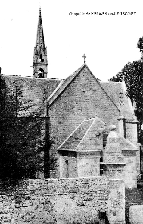 Lescout-Gouarec (Bretagne) : la chapelle Notre-Dame de Carmez.