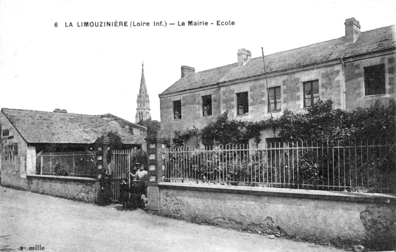 Mairie de Limouzinire (Bretagne).