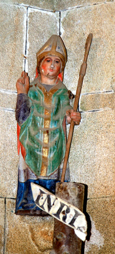 Statue de l'glise de Loc-Envel, en Bretagne