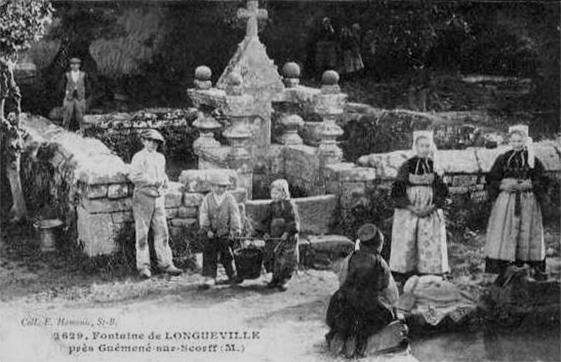 Fontaine de Longueville  Locmalo (Bretagne).