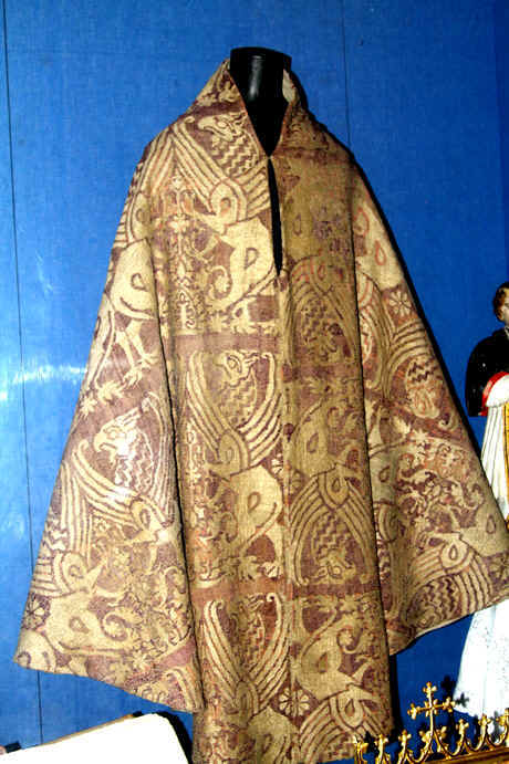 L'glise Saint-Yves de Louannec (Bretagne) : chasuble de saint Yves