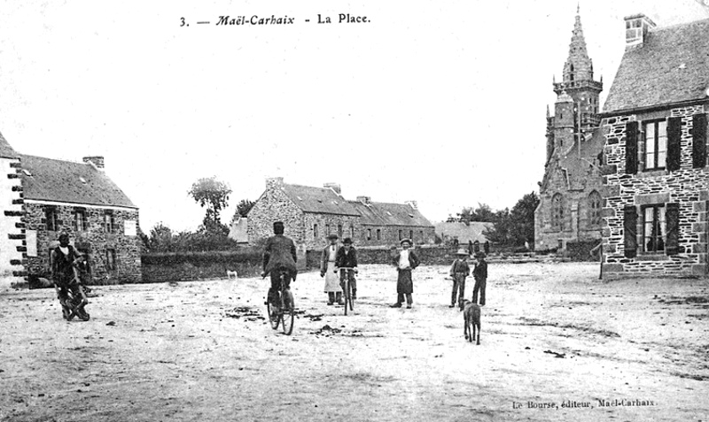 Bourg de Mal-Carhaix (Bretagne).