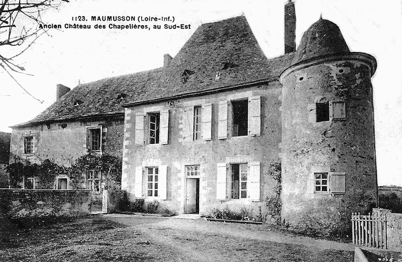 Chteau des Chapelires  Maumusson (anciennement en Bretagne).