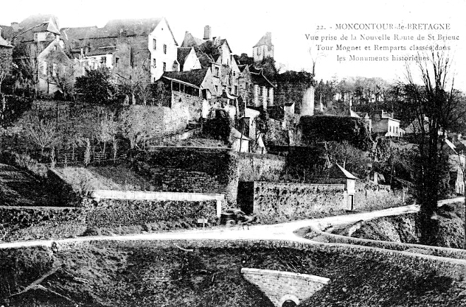 Remparts de Moncontour (Bretagne).