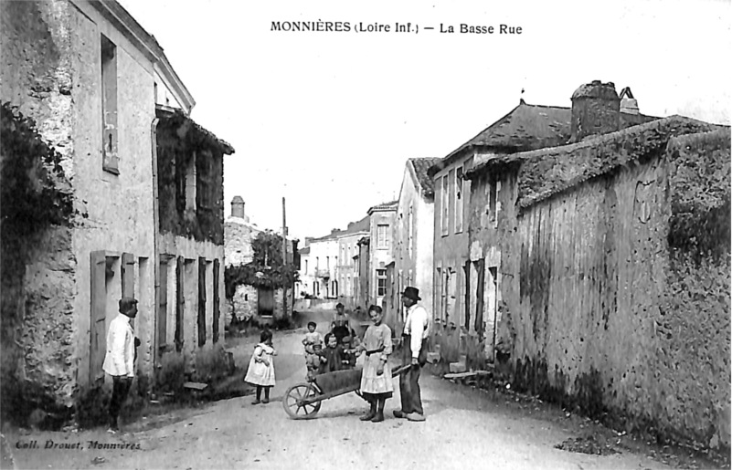 Ville de Monnires (Bretagne).