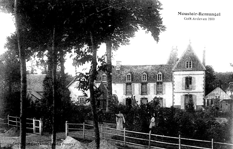 Manoir de Moustoir-Remungol (Bretagne).