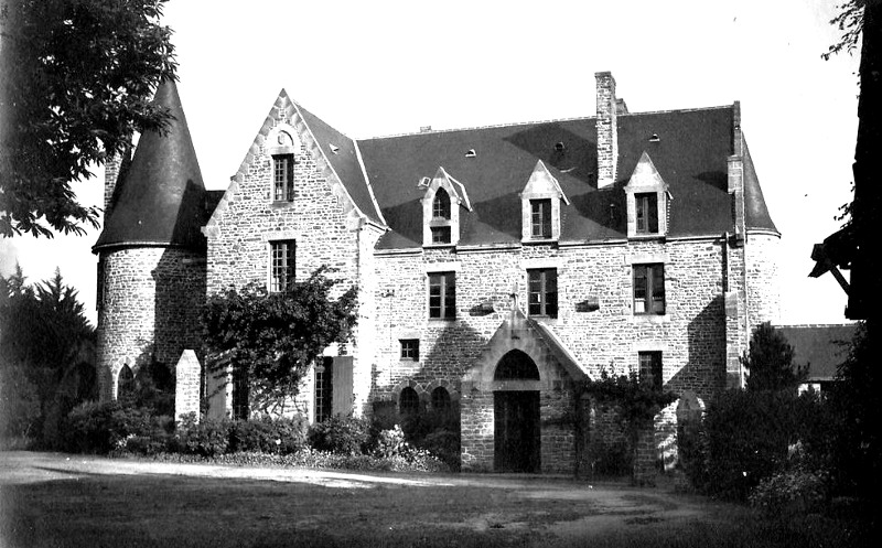 Chteau de  Nvez (Bretagne).