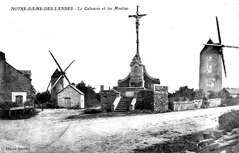 Calvaire et moulins de Notre-Dame-des-Landes (anciennement en Bretagne).