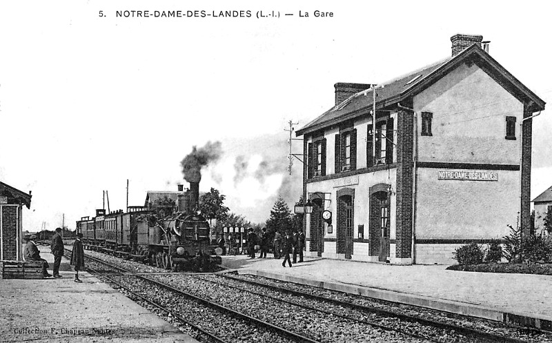 Gare de Notre-Dame-des-Landes (anciennement en Bretagne).