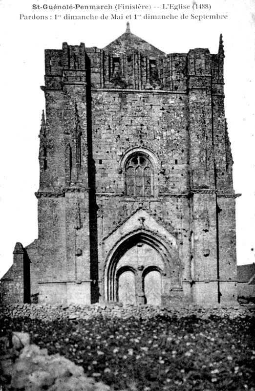 L'ancienne glise Saint-Gunol de Penmarch (Bretagne).